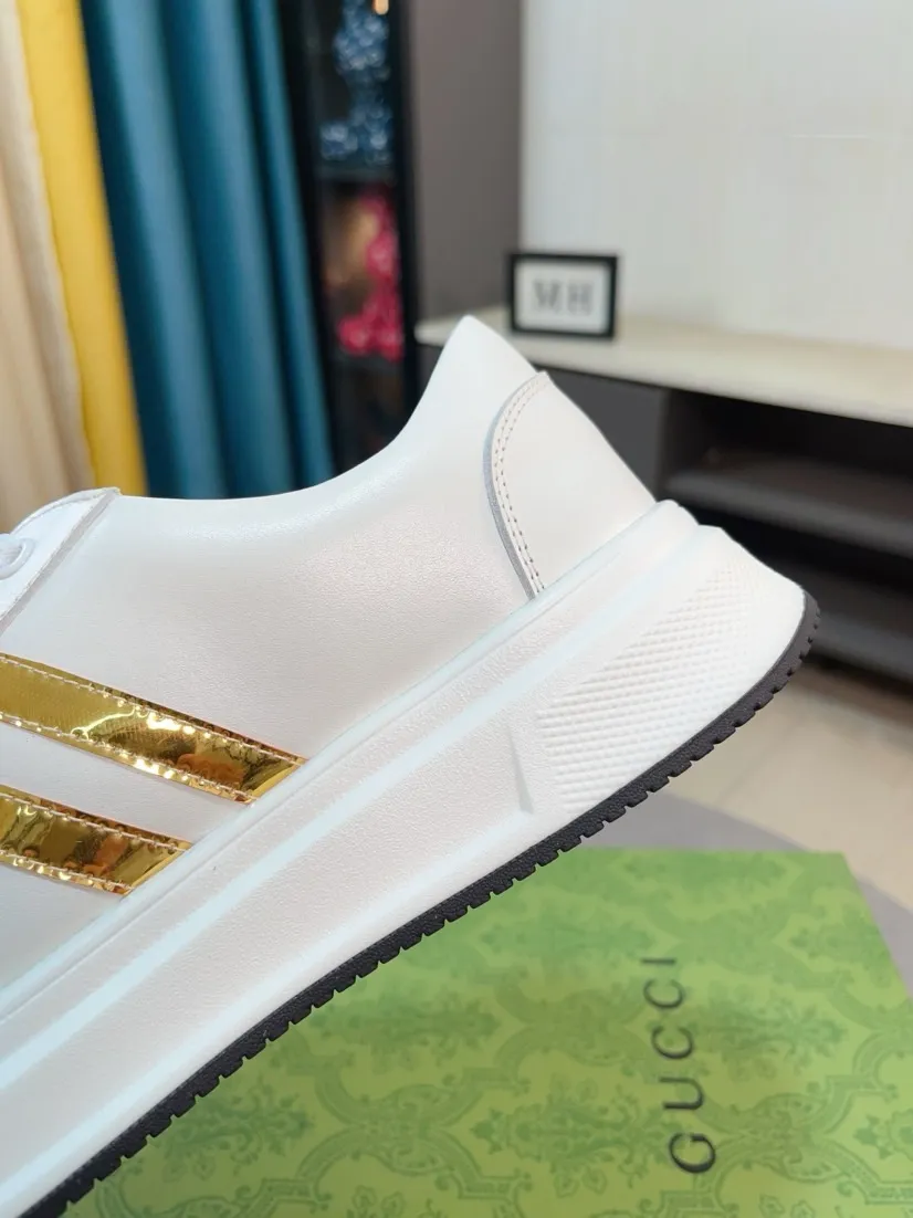 Factory price 420🌹🌹GUCCI [Gucci] New high-end brand of men's shoes, the latest fashionable casual men's shoes, trendy and versatile, relaxed and sporty style, uppers imported from Italy, first-layer cowhide, genuine leather lining and ultra-fine workmanship. Original personalized fashionable rubber wear-resistant outsole, light and comfortable on the foot, size 38-44